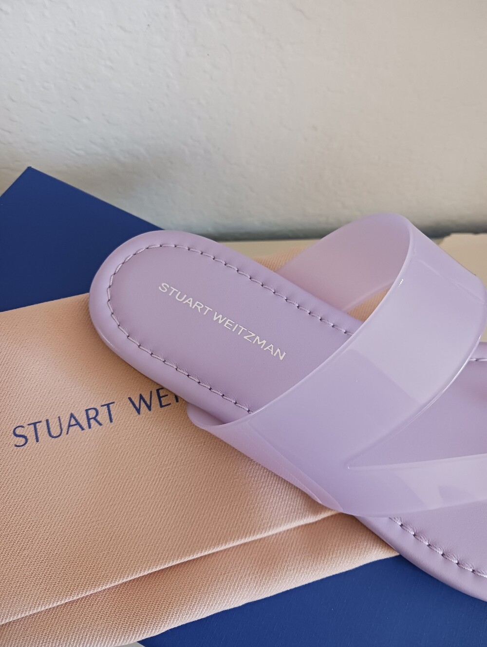 Stuart Weitzman Remy Toe Strap Sandal - Picture 3 of 6